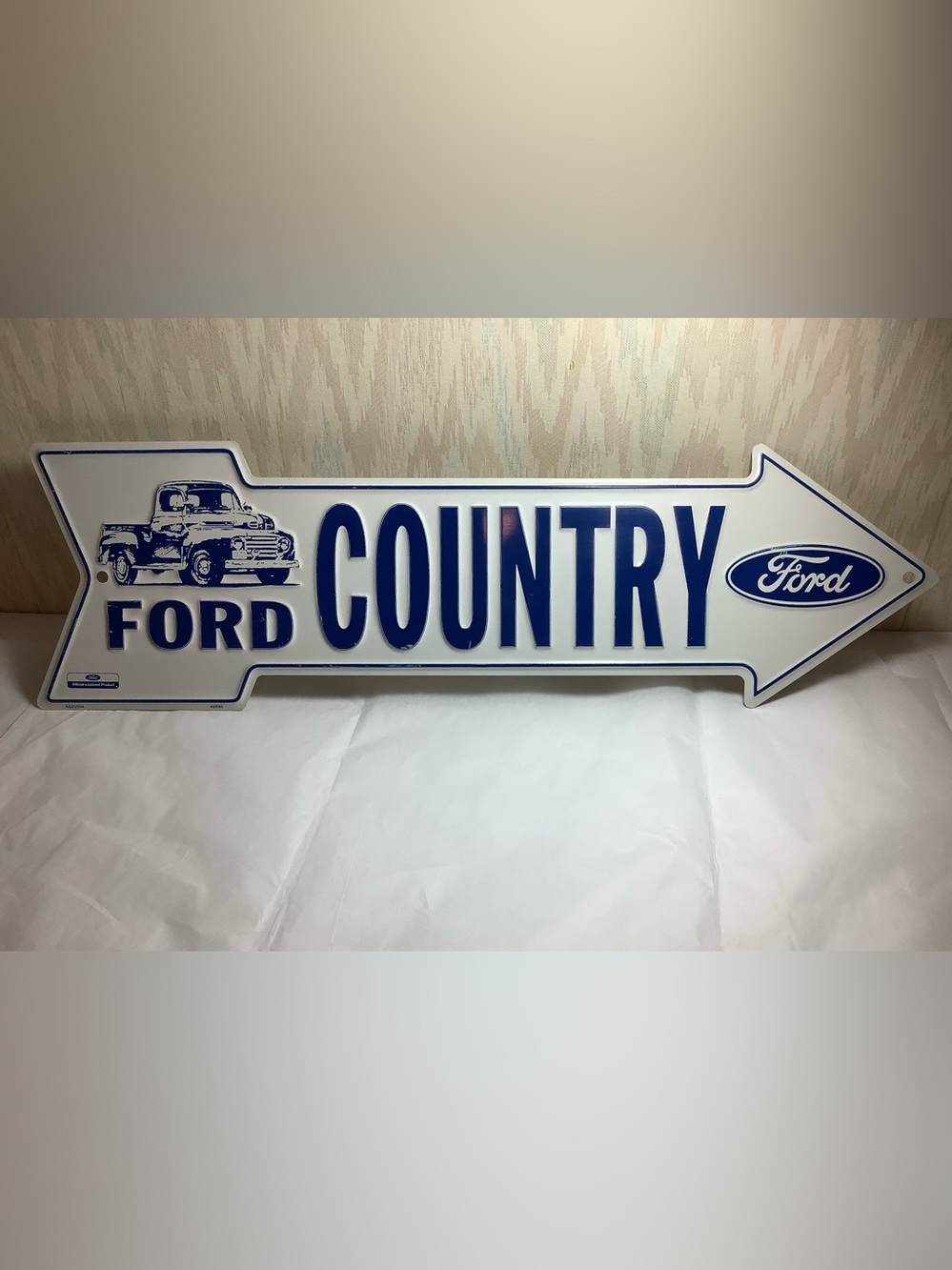 Ford Blue and White Country Arrow Wall Décor